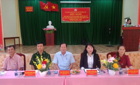 Ứng cử viên đại biểu HĐND tỉnh Đồng Tháp tiếp xúc cử tri phường Hồng Ngự