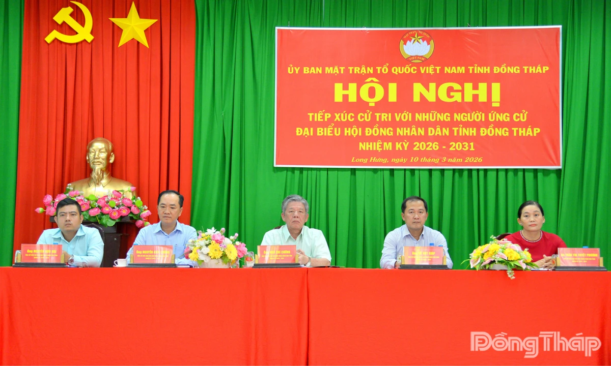 Người ứng cử Đại biểu HĐND tỉnh tiếp xúc cử tri tại xã Long Hưng