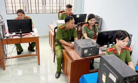 Đấu tranh với thông tin xấu, độc trước ngày bầu cử