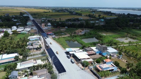 Đồng Tháp: Láng nhựa đường tỉnh 864