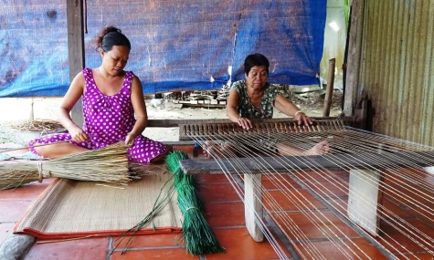 Trăm năm Làng chiếu Định Yên