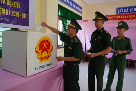 Cử tri khu vực biên giới hân hoan đi bầu cử Đại biểu Quốc hội khóa XVI và HĐND các cấp