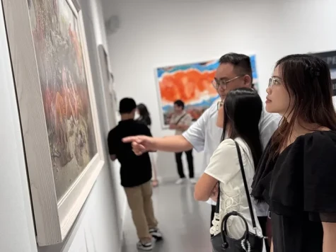 Áp lực “rực rỡ” đè nặng người trẻ