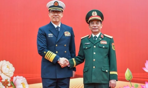 Vietnamese, Chinese defence ministers hold talks in Quang Ninh