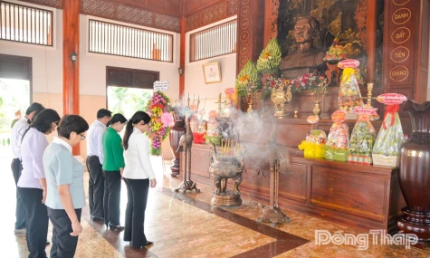 Lễ giỗ 80 năm ngày đồng chí Phan Văn Khỏe, nguyên Bí thư Xứ ủy Nam Kỳ hy sinh