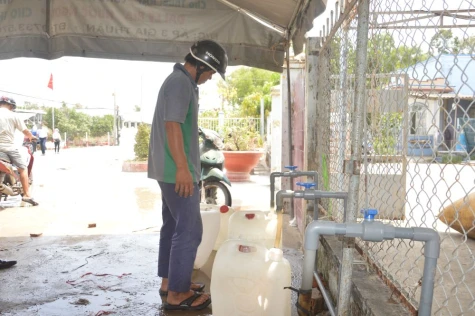 Đồng Tháp: Mở 9 vòi nước công cộng phục vụ người dân sử dụng miễn phí trong mùa khô
