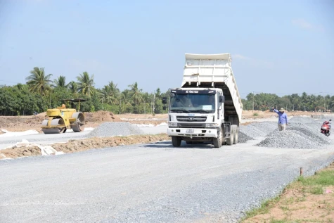 Nhiên liệu tăng giá: Doanh nghiệp gánh nặng chi phí