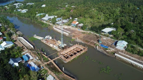 Khi vựa lúa đối mặt cơn “khát” nước