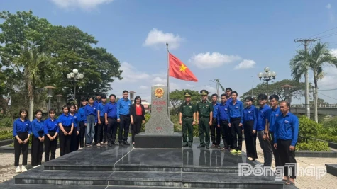 Dong Thap: Vibrant Activities Mark “Border March” Program