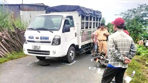 Tước danh hiệu Công an nhân dân 2 cán bộ liên quan vụ tai nạn giao thông khiến nữ sinh tử vong ở Vĩnh Long