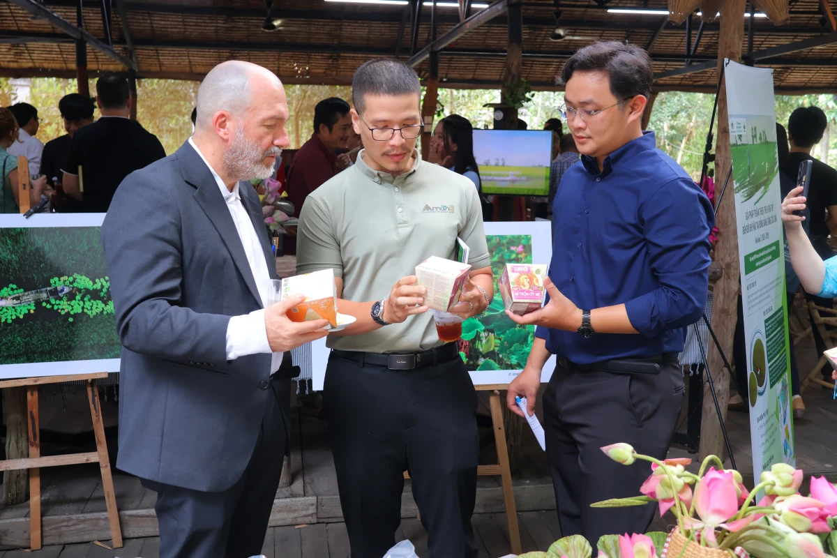 WWF và Đồng Tháp khởi động giai đoạn II Dự án CRxN: Nhân rộng giải pháp thuận thiên, phục hồi đất ngập nước