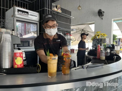 Đồng Tháp: Thời tiết nắng nóng, thực phẩm giải nhiệt hút khách