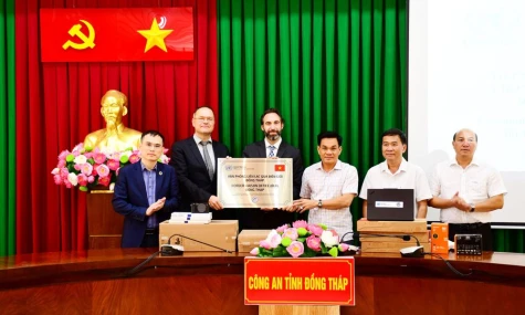UNODC Donates Equipment to Support Drug Prevention Efforts in Dong Thap
