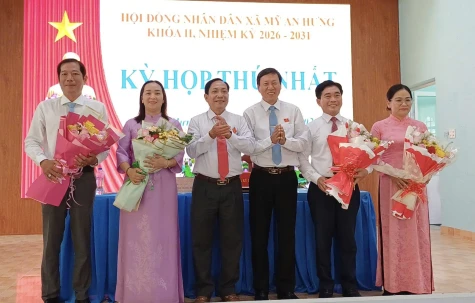 HĐND xã Mỹ An Hưng khóa II tổ chức Kỳ họp lần thứ nhất kiện toàn các chức danh chủ chốt