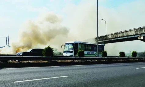 Nguy cơ tai nạn giao thông do khói đốt đồng