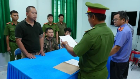 Khởi tố 8 đối tượng gây rối trật tự công cộng trong vụ dùng xe ô tô truy đuổi