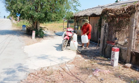 Giữ dòng nước ngọt giữa mùa hạn, mặn