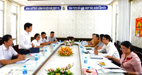 Lãnh đạo Báo và phát thanh, truyền hình Đồng Tháp làm việc với phường Mỹ Tho về công tác phối hợp tuyên truyền