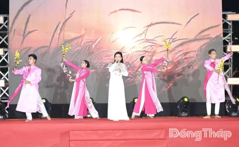 “Echoes of Our Roots - Shining into the Future” Art Program