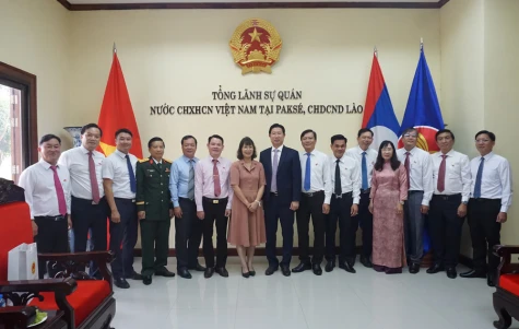 Lãnh đạo tỉnh Đồng Tháp thăm, chúc Tết Tổng Lãnh sự quán Việt Nam tại Pakse