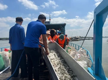 My An Hung: Releasing Breeder Fish To Replenish Fishery Resources