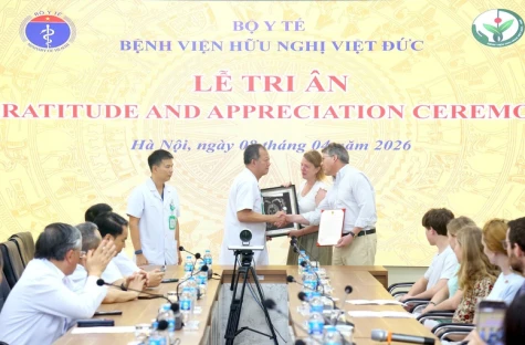 Một cô gái người Anh hiến tạng hồi sinh sự sống 3 người Việt