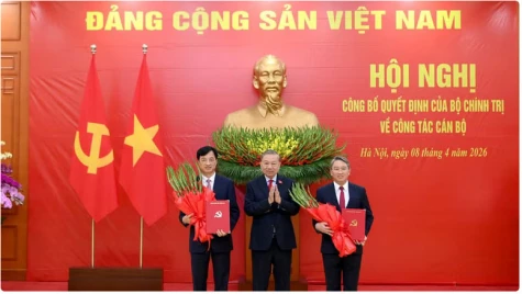 Trao các quyết định bổ nhiệm Trưởng Ban Tổ chức Trung ương, Chánh Văn phòng Trung ương Đảng