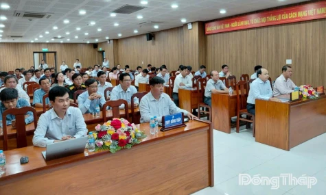 VNPT Cai Lậy và 11 xã, phường ký kết hợp tác chuyển đổi số