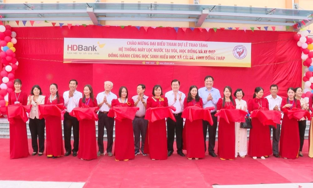 Tổng kết 4 năm thực hiện Dự án "Nước sạch học đường" tại xã Cái Bè