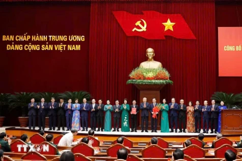 Hội nghị công bố Quyết định của Bộ Chính trị về công tác cán bộ