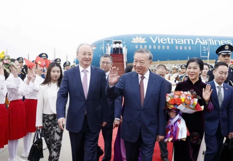 Tổng Bí thư, Chủ tịch nước Tô Lâm và phu nhân bắt đầu chuyến thăm cấp Nhà nước đến Trung Quốc