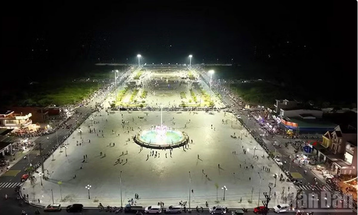 Developing night-time economy at Thap Muoi Square