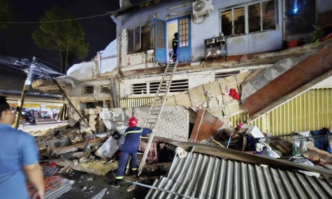 Kịp thời giải cứu 3 nạn nhân mắc kẹt do sập nhà