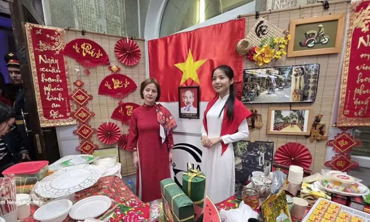 Vietnamese students shine at international cultural festival in Russia 