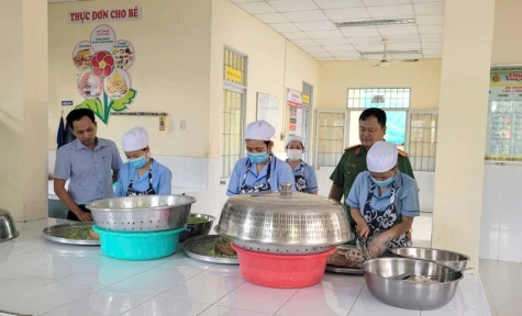 Bảo đảm an toàn thực phẩm trong dịch vụ ăn uống, thức ăn đường phố