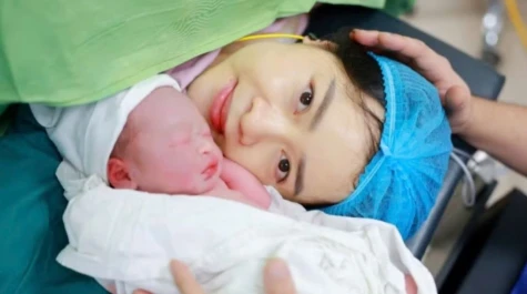 Kỳ tích y khoa: Cặp song thai chào đời cách nhau 13 tuần