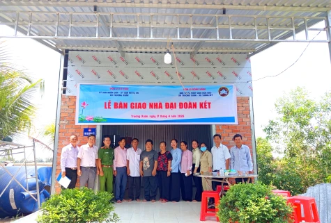 Xã Trường Xuân: Bàn giao 2 căn nhà Đại đoàn kết cho hộ khó khăn