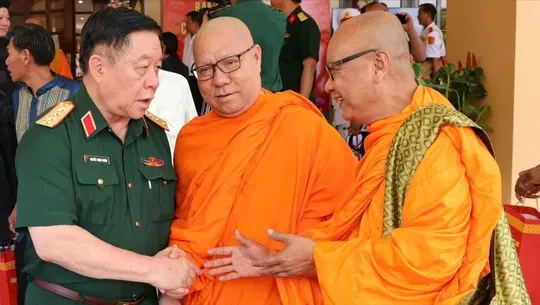 Phát huy vai trò già làng, người có uy tín, chức sắc tôn giáo tiêu biểu