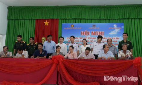 Tổ chức Chương trình “Cảnh sát biển đồng hành với ngư dân” tại Đồng Tháp