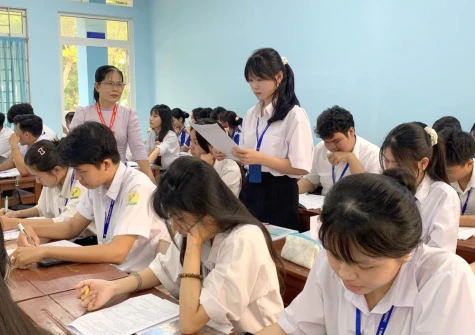 Đồng Tháp: Giúp học sinh lớp 12 vững tin trước kỳ thi