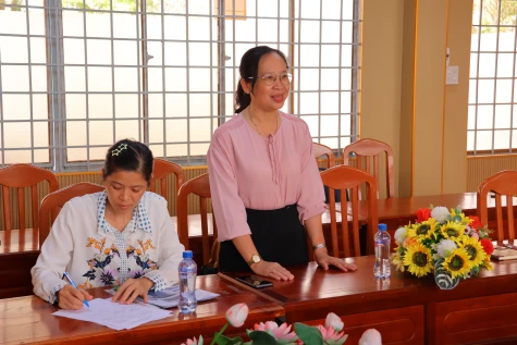 Lãnh đạo Báo và phát thanh, truyền hình Đồng Tháp làm việc với xã Phương Thịnh về công tác phối hợp tuyên truyền