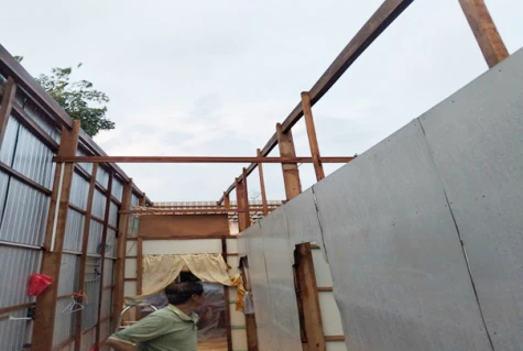 Đồng Tháp: Mưa dông làm 47 căn nhà tốc mái