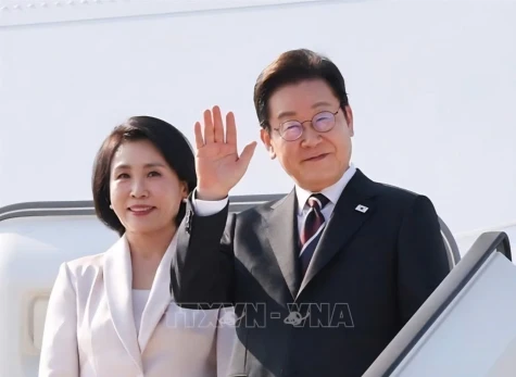 Tổng thống Hàn Quốc Lee Jae Myung và phu nhân bắt đầu thăm cấp nhà nước tới Việt Nam