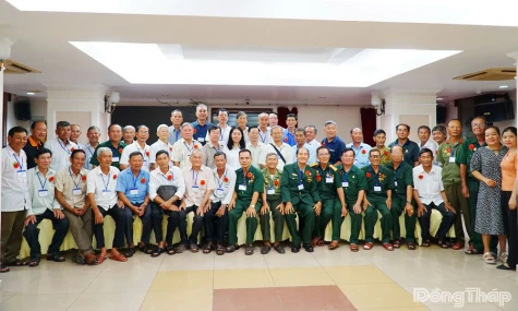 Dong Thap Takes 39 War Veterans to Visit Phu Quoc Prison