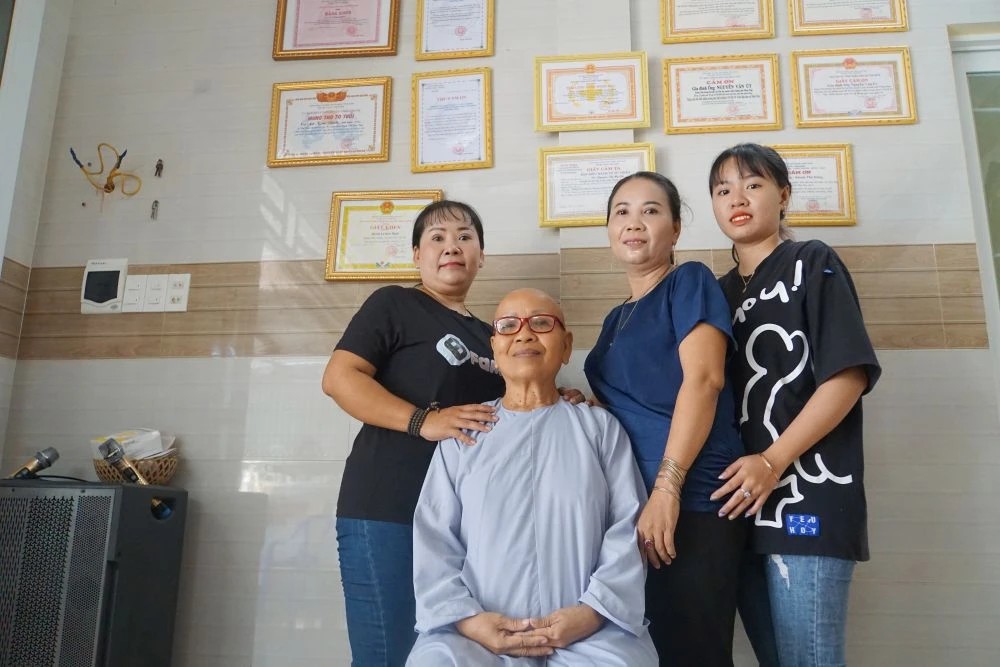 Bài cuối: Tiếp nối truyền thống - 
ngọn lửa từ gia đình anh hùng