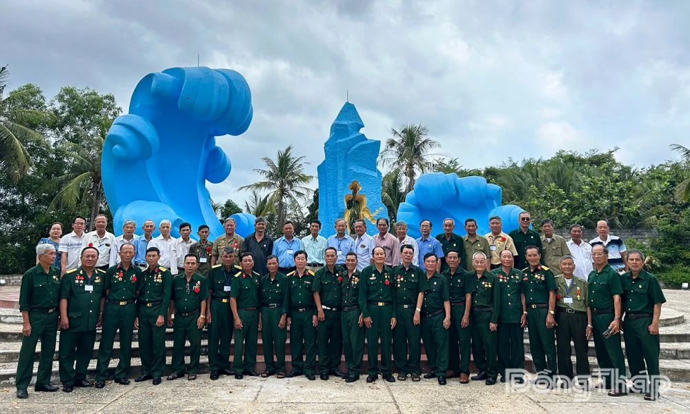 Đồng Tháp: Hoàn thành chuyến đưa 39 cựu chiến binh tham quan Nhà tù Phú Quốc