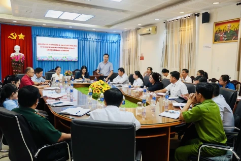 Đoàn công tác Vụ Địa phương III, Ban Tổ chức Trung ương và Ban Tổ chức Tỉnh ủy làm việc tại xã Vĩnh Bình