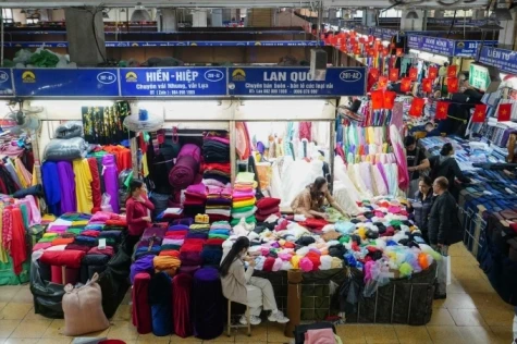 'Nâng ngưỡng miễn thuế hộ kinh doanh cần đi kèm giảm thủ tục'