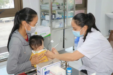 Chủ động phòng bệnh viêm màng não do não mô cầu