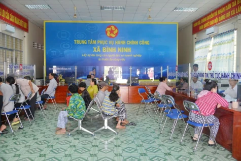 Quê hương anh hùng vươn mình mạnh mẽ